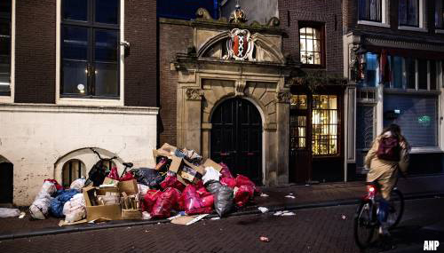 Afval hoopt zich op in binnenstad Amsterdam op eerste stakingsdag