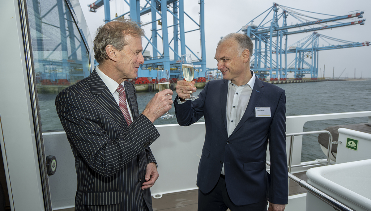 Havenbedrijf Rotterdam N.V. en APM Terminals ondertekenen overeenkomst van meer dan 1 miljard euro voor uitbreiding containerterminal Maasvlakte II