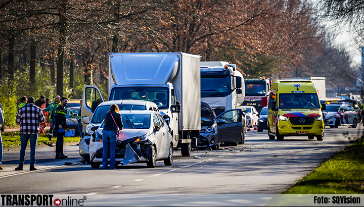 Aanrijding met negen voertuigen in Eindhoven [+foto]