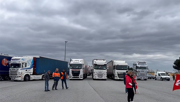 Franse stakers blokkeren grensovergang A9 richting Spanje [+foto's&video]