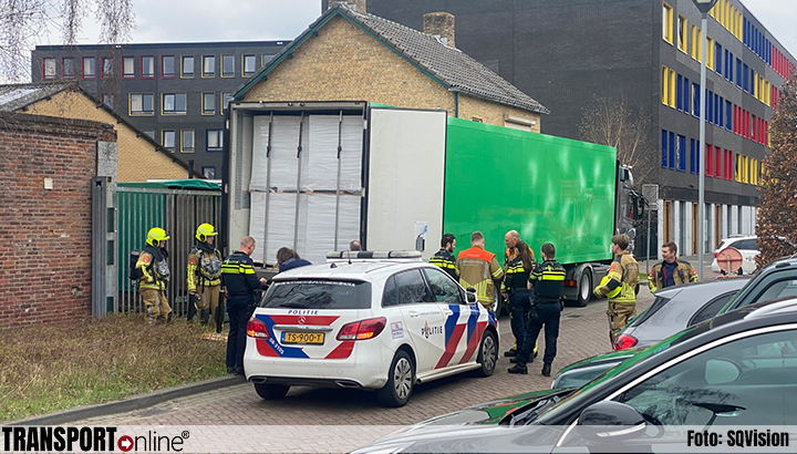 Poolse vrachtwagen onderzocht vanwege mogelijk verdachte lading [+foto]