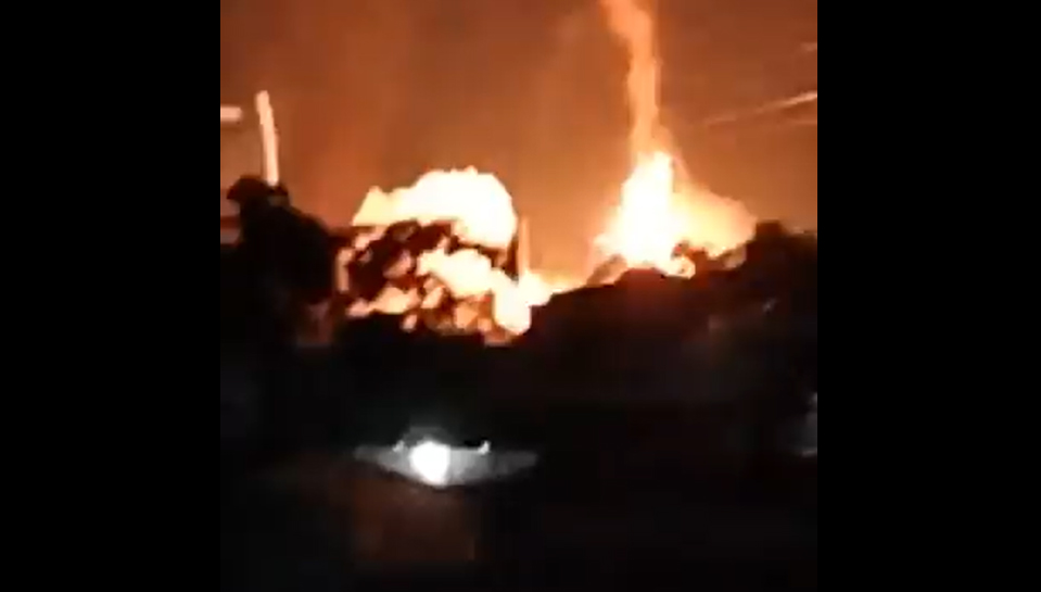 Zeker veertien doden door grote brand bij Indonesische brandstofopslag [+video's]