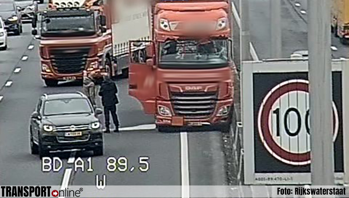 Twee rijstroken A1 dicht bij Voorst na ongeval met vrachtwagen.