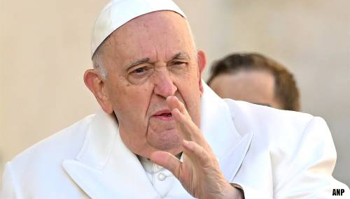 86-jarige paus Fransiscus in ziekenhuis met luchtweginfectie