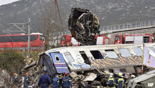 Griekse regering: stationschef erkent nalatigheid bij treinramp