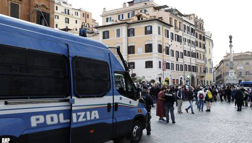 Politie arresteert zo'n 20 fans AS Roma na vondst slagwapens