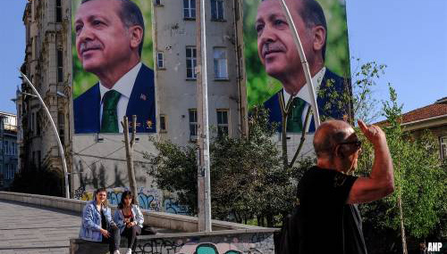 Erdogan annuleert campagneactiviteiten om gezondheid