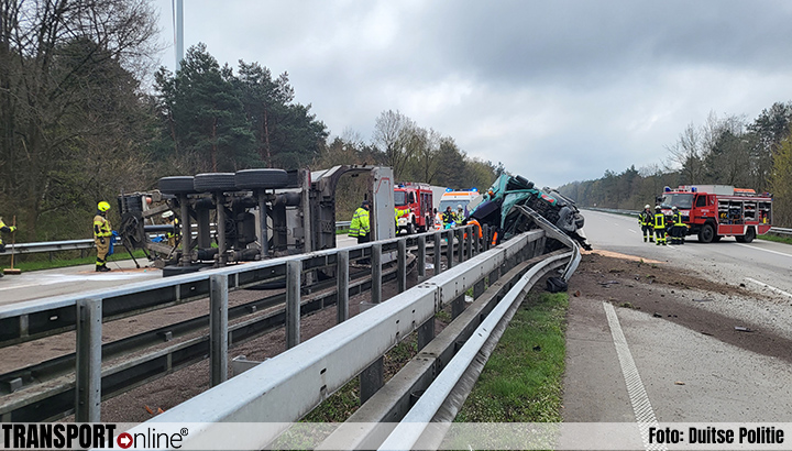 Ernstig ongeval met vrachtwagen op Duitse A27 [+foto]