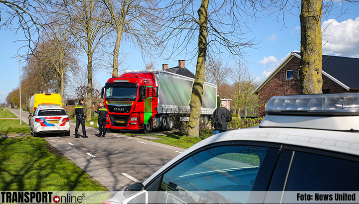 Bij ongeval in Wezep zwaargewond geraakte vrachtwagenchauffeur overleden.