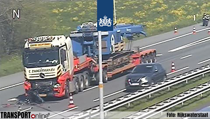 Fikse file ring Utrecht na ongeval met twee vrachtwagens.