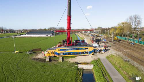 Weer treinen langs Voorschoten, nieuwe intercity rijdt ook weer