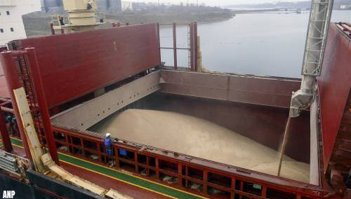 Inspectie van schepen met Oekraïens graan na dag hervat