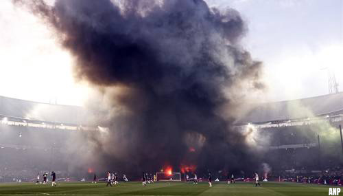 Boete van 7500 euro voor Feyenoord voor vuurwerk bij Klassieker