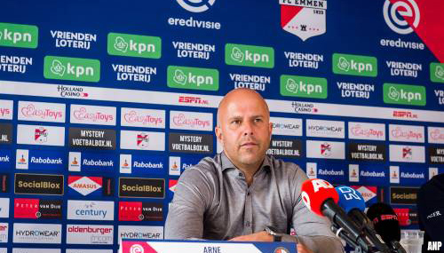 Trainer Arne Slot blijft ondanks interesse bij kampioen Feyenoord