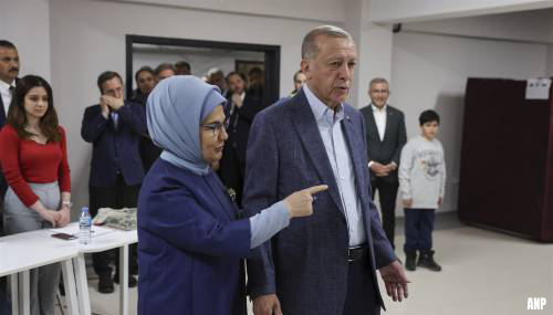 Erdogan leidt in Turkse verkiezingen maar voorsprong slinkt