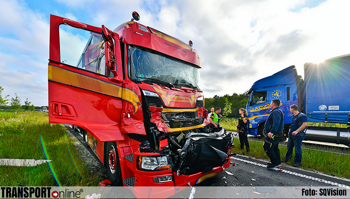 Vrachtwagenchauffeur bekneld bij ernstig ongeval op N69 door kerende autos [+foto].