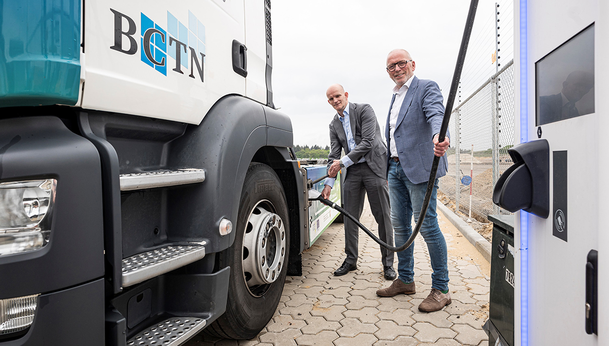 Twee snellaadpalen voor vrachtwagens erbij in Limburg