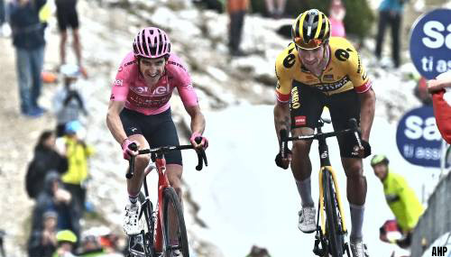 Roglic wint tijdrit en heeft eindzege Giro d'Italia bijna binnen