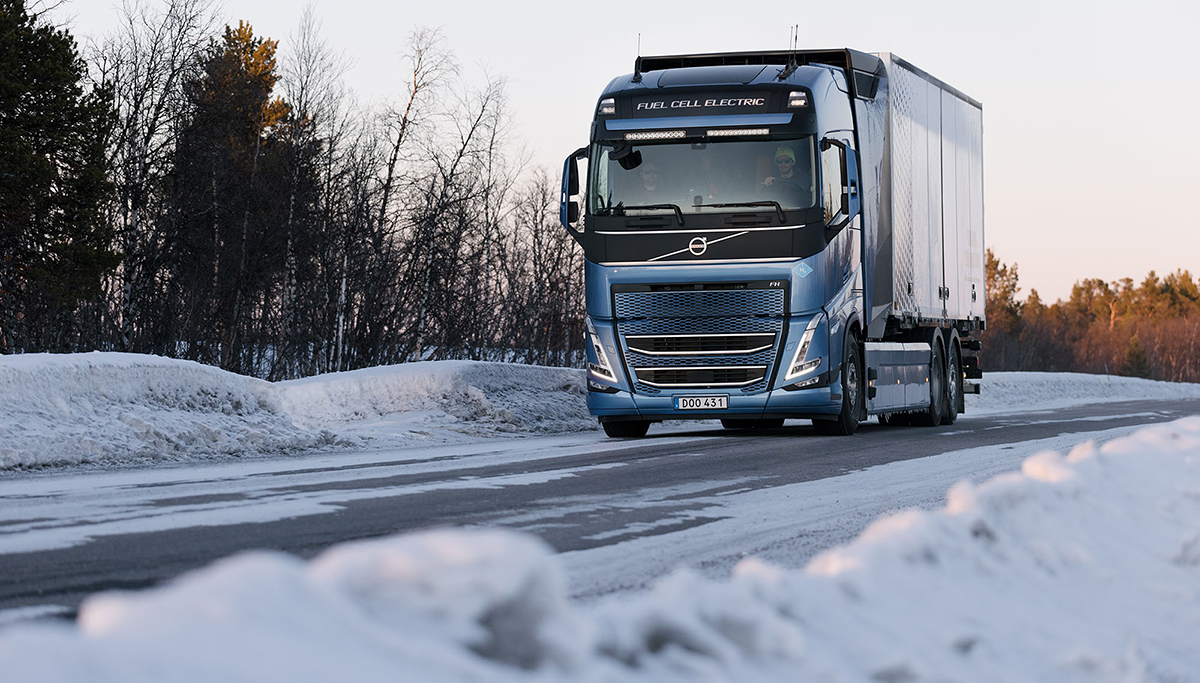 Volvo Trucks test waterstof-elektrische vrachtwagens op de openbare weg