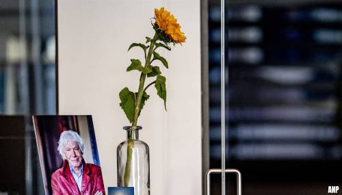 Familie, vrienden en collega's nemen afscheid van Paul van Vliet