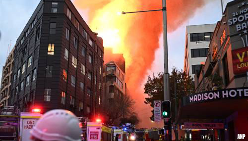 Hevige brand in Sydney, flatgebouw stort in [+video]