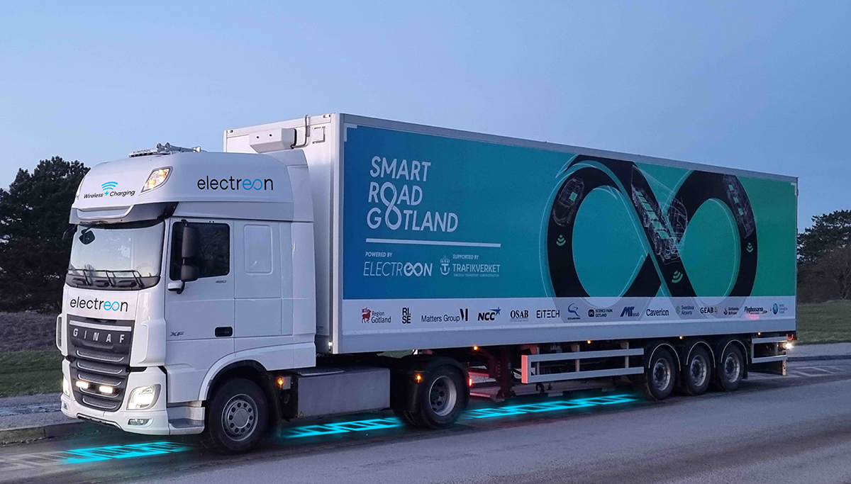 Electreon en GINAF presenteren 50 tons elektrische vrachtwagen die draadloos opgeladen wordt tijdens het rijden