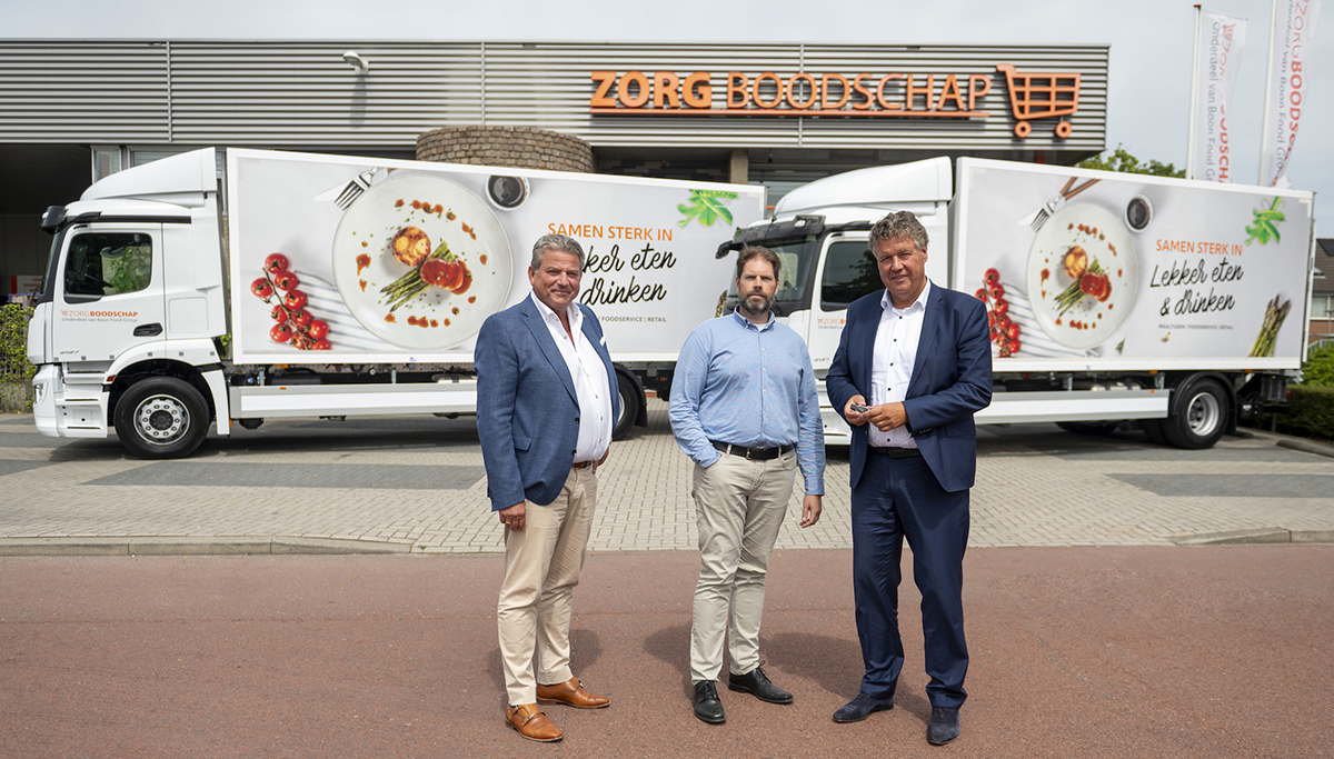 Wensink Truck Groep levert veertien Actros bakwagens aan Zorgboodschap