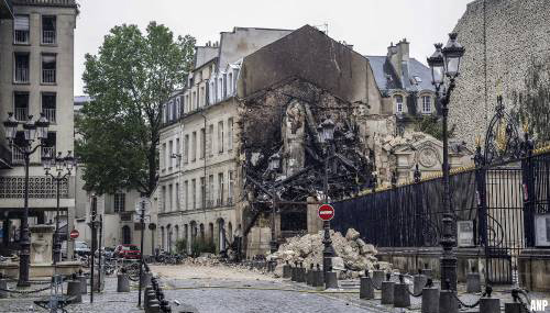 Lichaam gevonden in puin van ingestort gebouw in Parijs