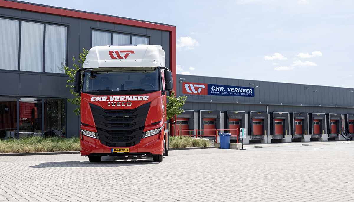Logistieke pionier Chr. Vermeer voegt IVECO S-WAY toe aan vloot