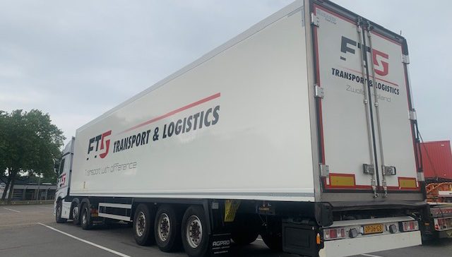 Krone Polyester koeloplegger voor FTS Transport en Logistiek