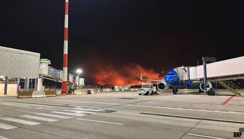 Vliegveld Palermo dicht door bosbranden Sicilië [+foto's&video's]