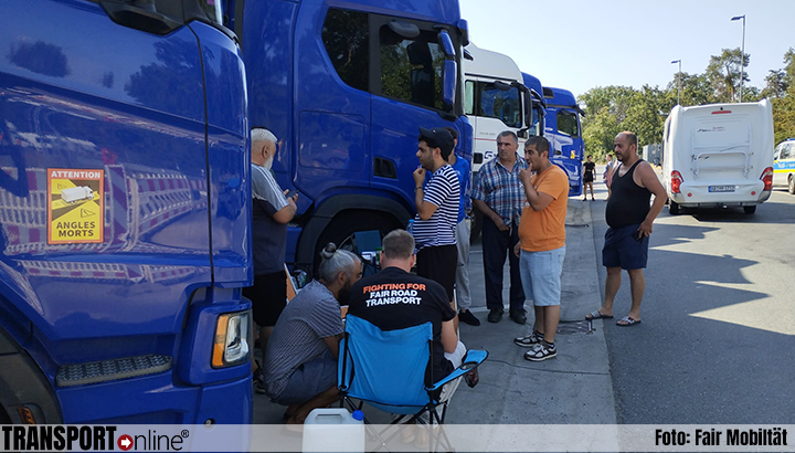 Opnieuw meer dan honderd protesterende vrachtwagenchauffeurs in Duitse Gräfenhausen [+foto's]