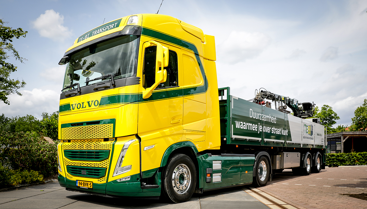 Van Dijk Trucks Woerden levert nieuwe Volvo FH Electric aan TEBI
