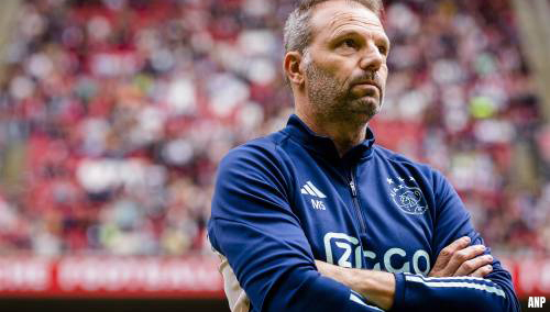Ajax-trainer Steijn ziet af van kort geding tegen Van Hooijdonk