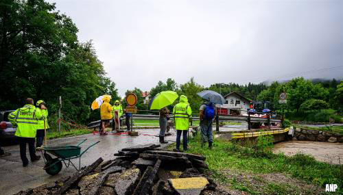 Vijf Nederlanders in Slovenië als vermist opgegeven na noodweer