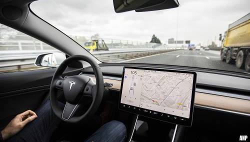 Toezichthouder VS wil meer informatie over Tesla's Autopilot