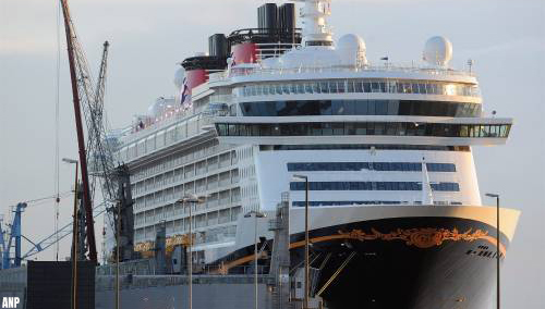Cruiseschip Disney Dream voor het eerst in Rotterdamse haven