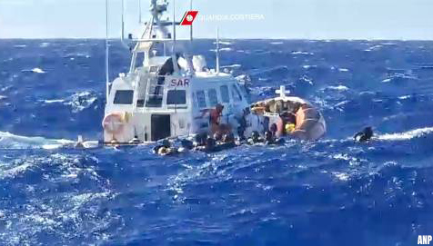 Mogelijk tientallen doden na zinken migrantenboot bij Lampedusa