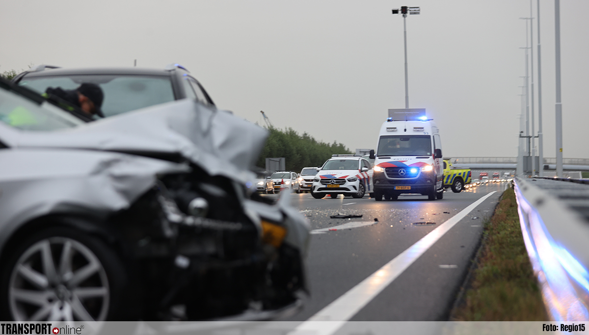 Snelweg A4 richting Den Haag bij Delft weer open na ongeval