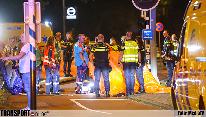 Twee voetgangers overleden door aanrijding op Rotterdamse brug, bestuurder doorgereden [+foto]