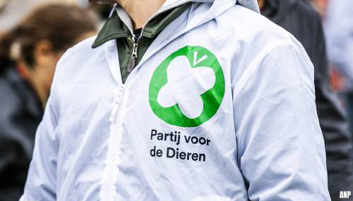 Bijna 200 lokale PvdD-politici willen dat partijbestuur vertrekt