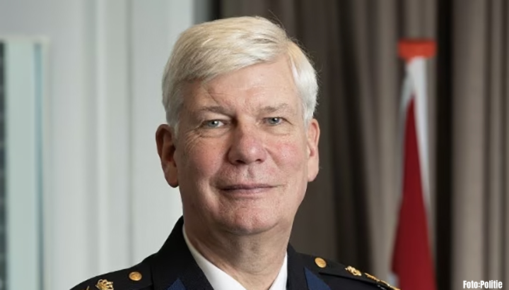 Henk van Essen vertrekt als korpschef
