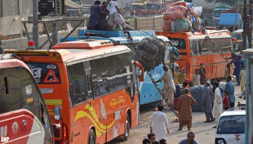 Massaal vertrek van Afghanen uit Pakistan om dreigende uitzetting