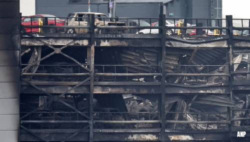 Brand parkeergarage London Luton Airport geblust en onder controle