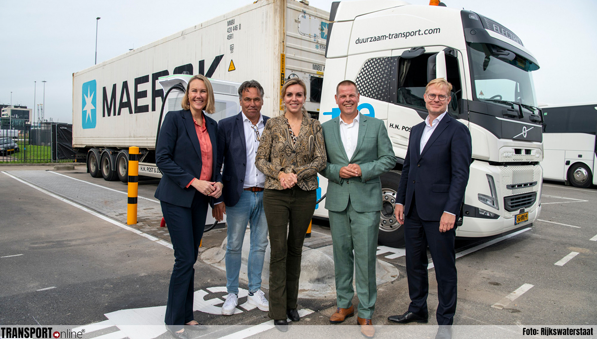 Rijkswaterstaat start onderzoek naar laadpleinen voor elektrische vrachtwagens