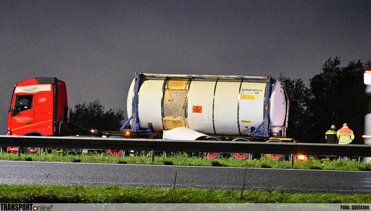 Vrachtwagen verliest deel tankcontainer op A16 [+foto]
