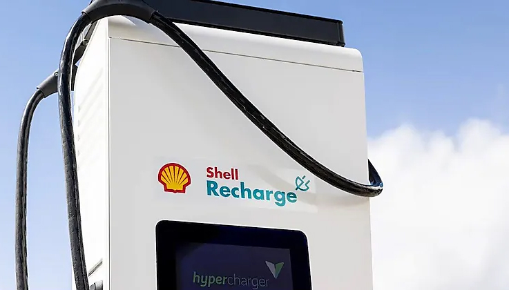 Shell opent eerste hybride tankstation voor vrachtverkeer
