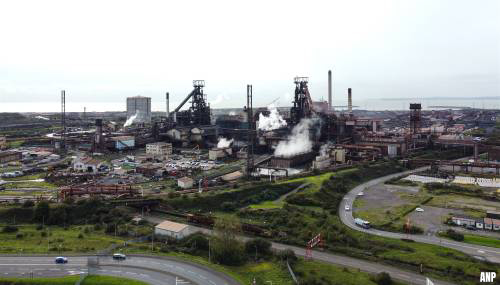 Tata Steel schrapt achthonderd banen in IJmuiden