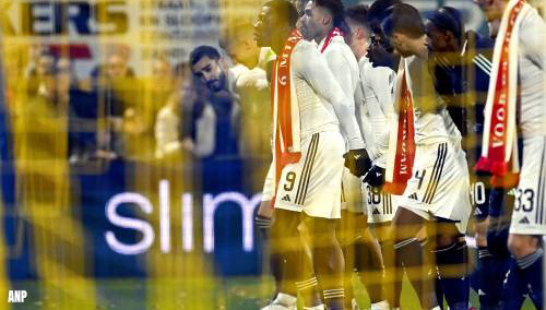 Ajax speelt in shirts zonder namen vanwege online haatberichten