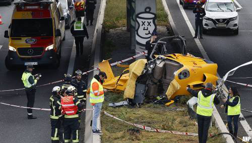 Helikopter stort neer op ringweg van Madrid, meerdere gewonden [+foto]